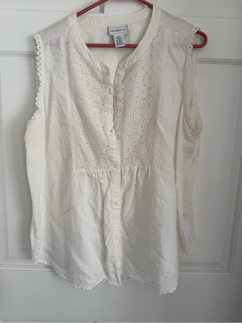 Liz Claiborne Sleeveless White Button Down Blouse